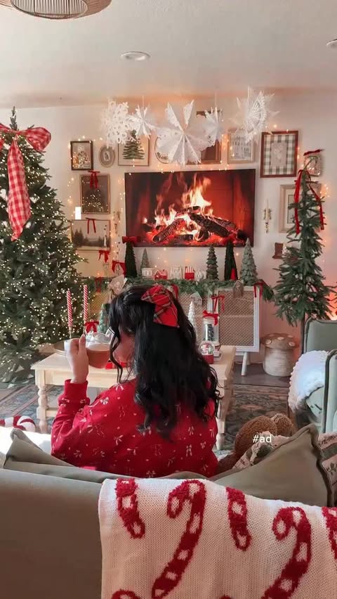 Instagram post by @flashesofstyle for Starbucks. Caption reads: #ad Don’t worry bestie, the holidays are....