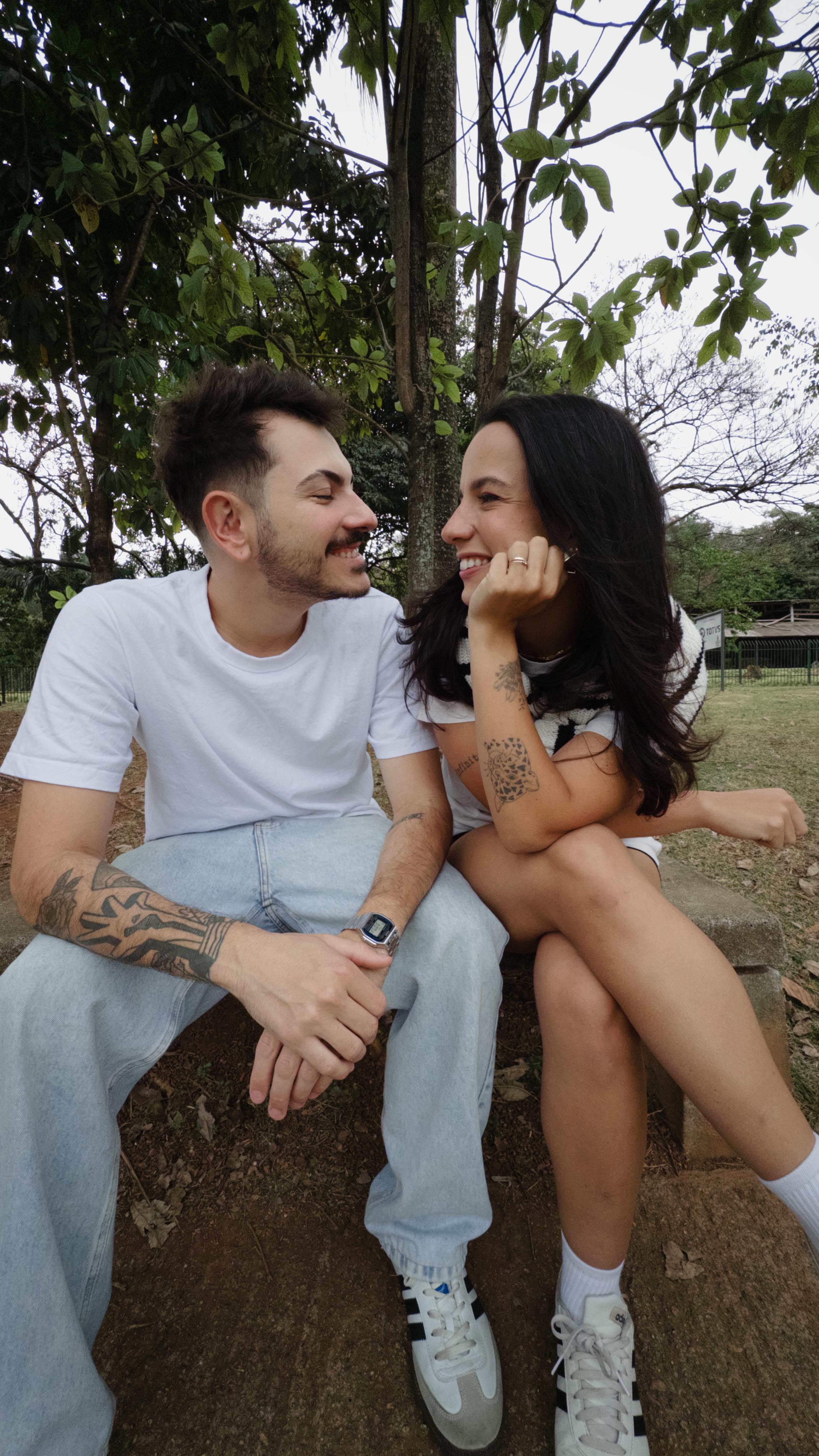 Instagram post by @giovannisandes for QuintoAndar. Caption reads: 4 MOTIVOS QUE FAZEM A GENTE AMAR A ZN....