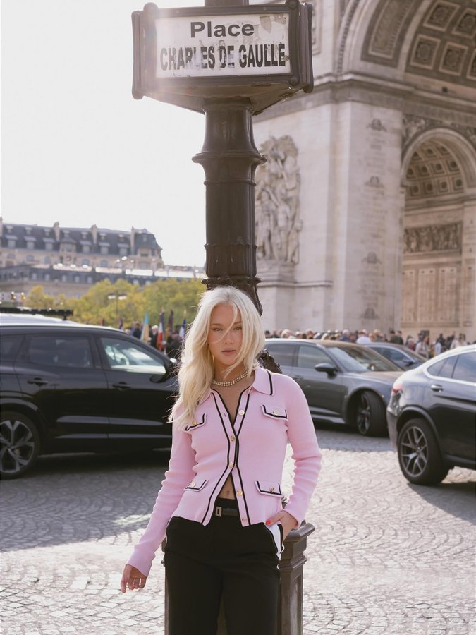 Instagram post by @vestalugg for KARL LAGERFELD. Caption reads: [...] d’une show girl à Paris 🩶 @karllagerfeld....
