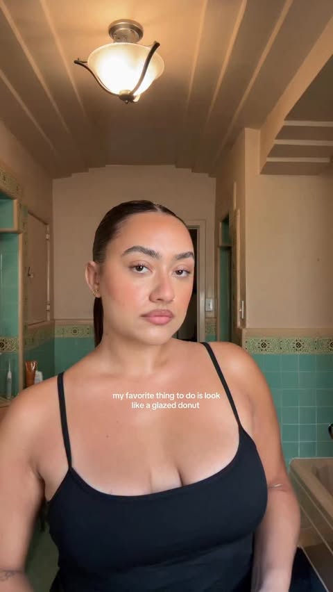 Instagram post by @blairmclurkin for Aveeno. Caption reads: [...] a glazed donut is my favorite accessory....