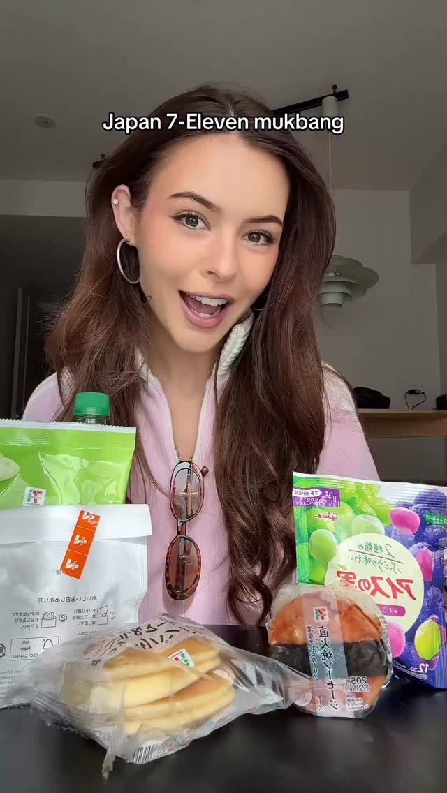 Instagram post by @laurengibson for 7-Eleven. Caption reads: the pancakes✨ @7eleven.