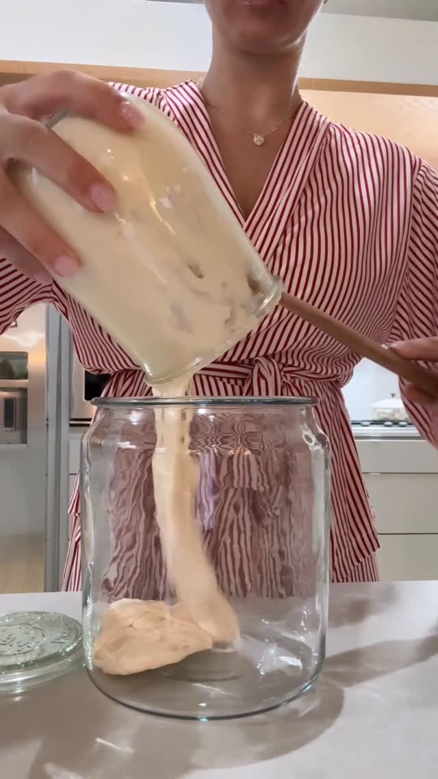 Instagram post by @kenzieelizabeth for Kendrascott. Caption reads: #kendrascottpartner the perfect evening in [...].