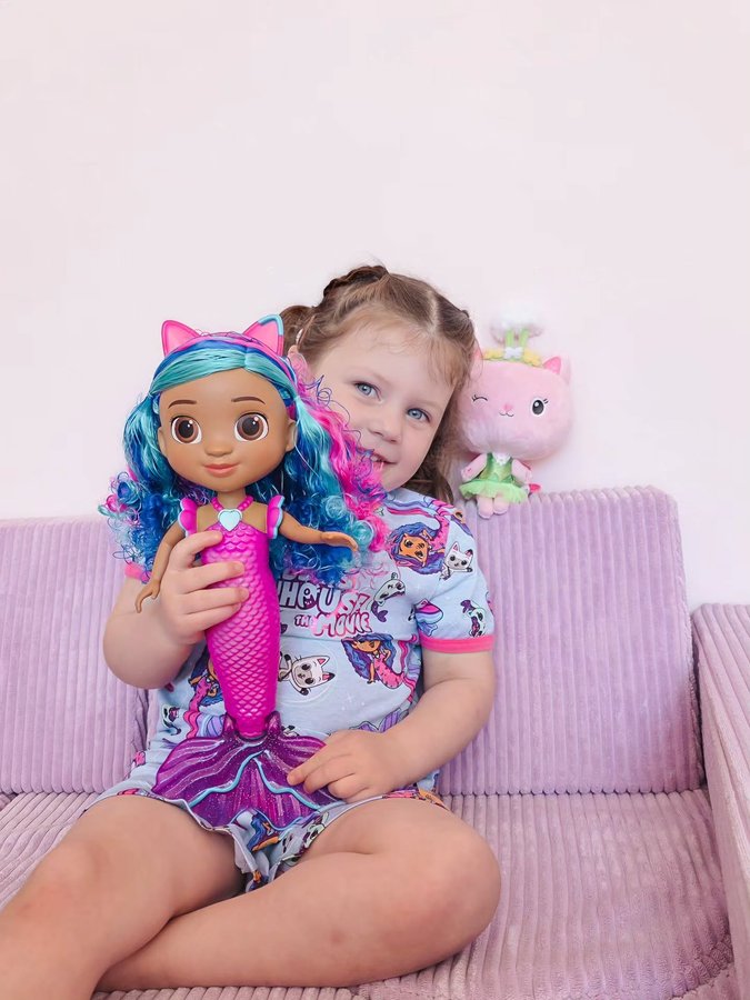 Instagram post by @kaleahs_world for The Connect Agency. Caption reads: MEOWMAGIC dreams start at @myer 🐾💤
To celebrate....