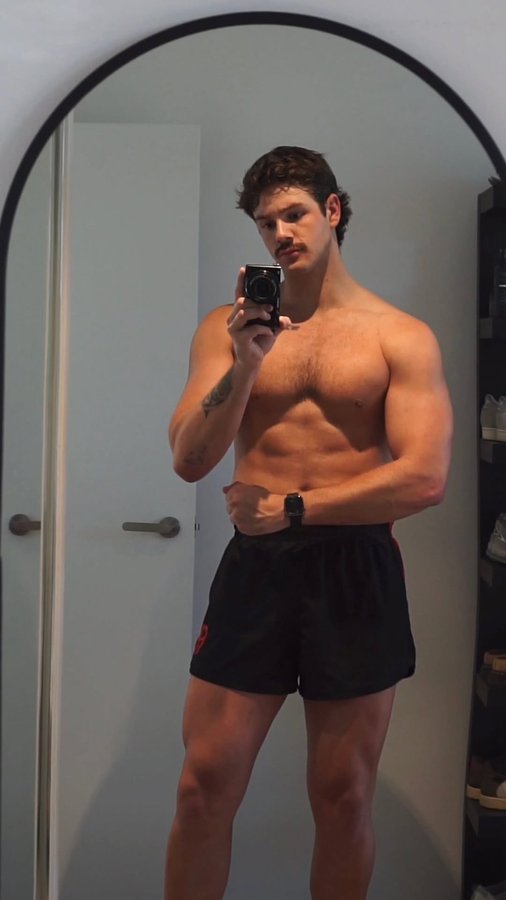 Instagram post by @reidpolak for Youfoodz. Caption reads: @youfoodz making life a lot easier right now.....