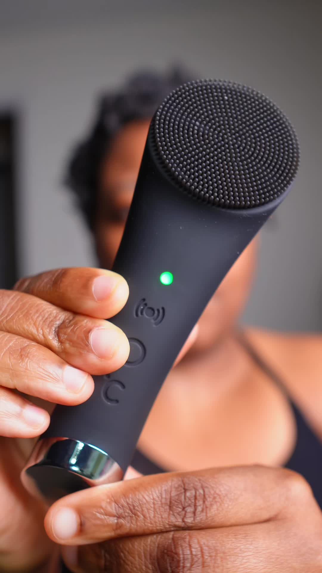 TikTok post by @lashaunbiggz for Pritech US. Caption reads: #facebrush #facemassager #cleansingbrush....