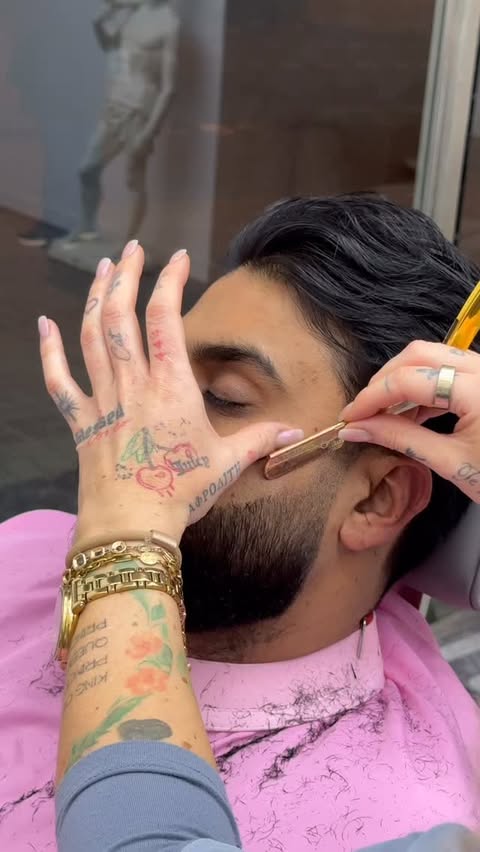 Instagram post by @itsthebarbercat for BaBylissPRO. Caption reads: Crisp crisp @babylisspro using the compact Lo-Pro....