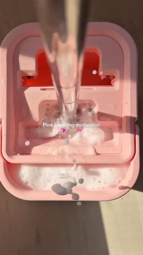 Instagram post by @cleangior for Swiffer. Caption reads: Monday cleaning motivation for you 💖✨🫧🎀 Wishing....