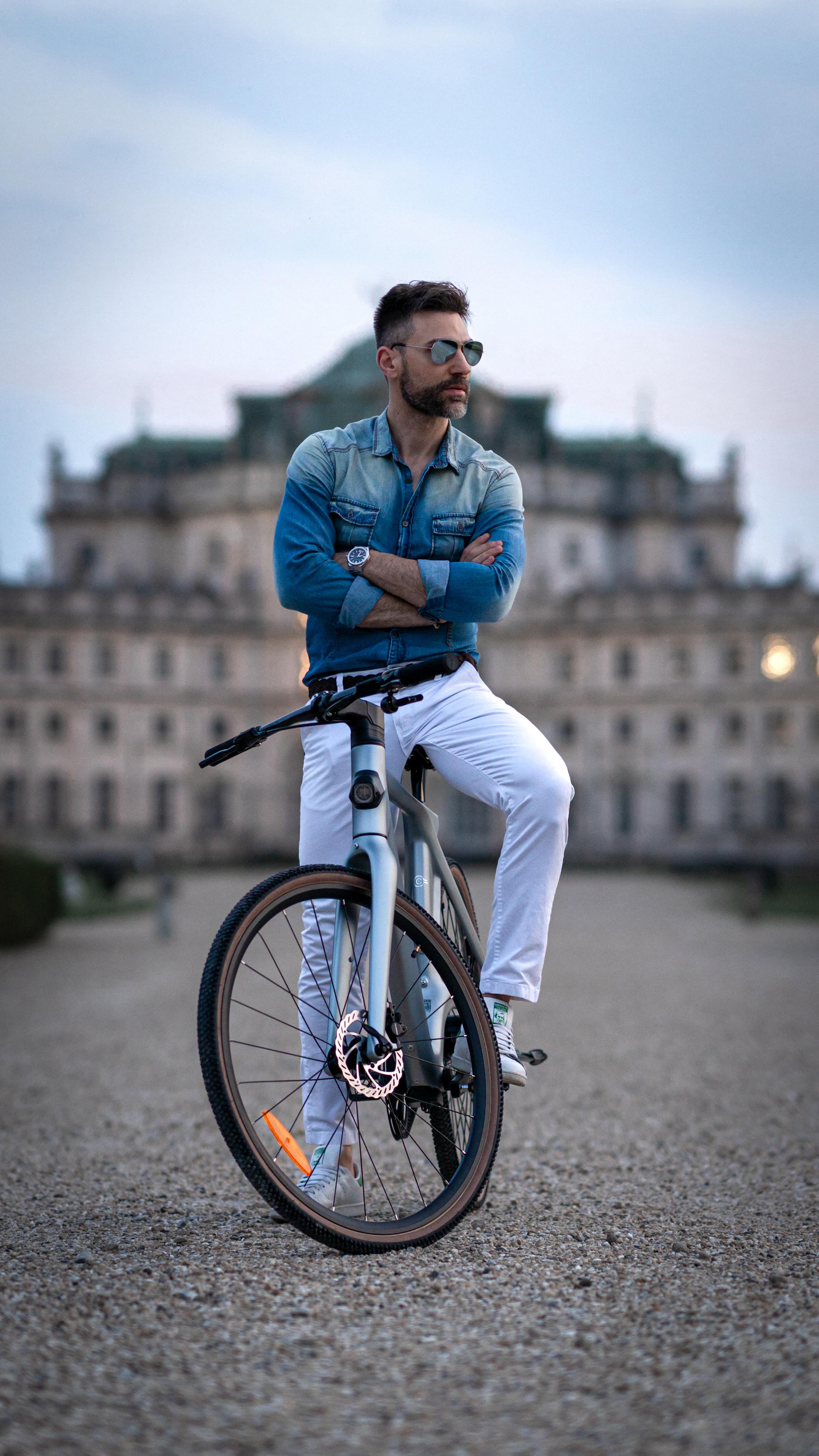 Instagram post by @mauro.littera for Fiido. Caption reads: Discover the feeling of freedom that only....