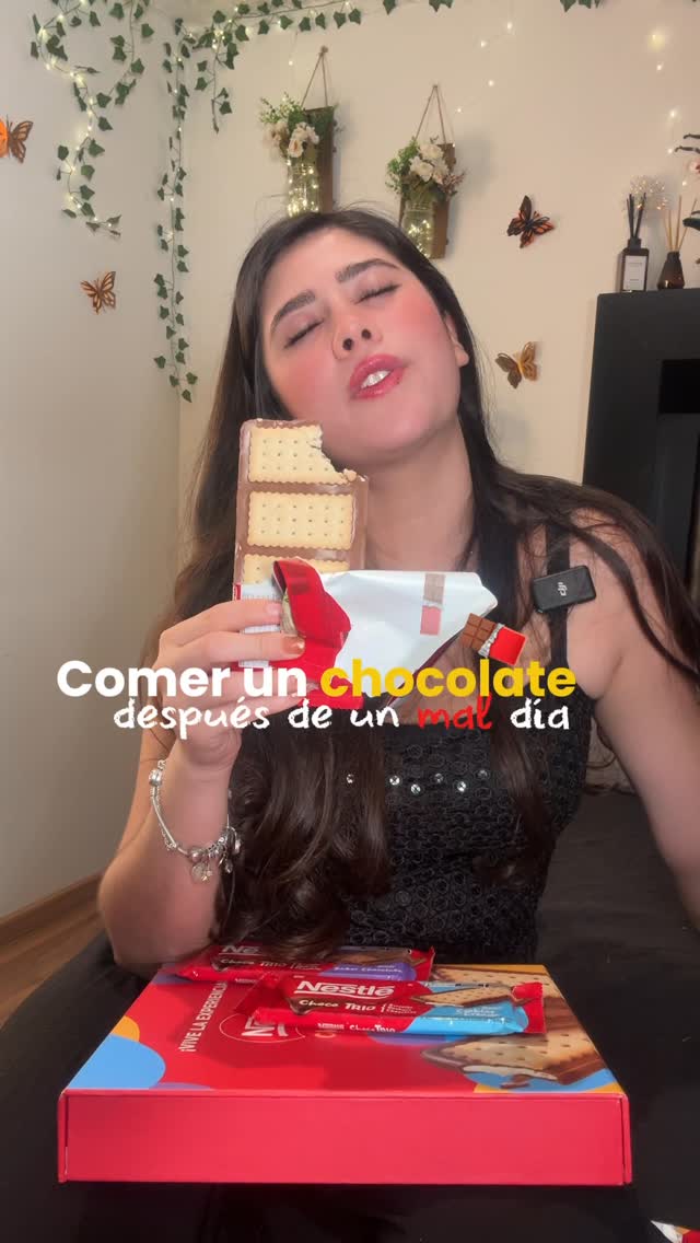 Instagram post by @palomaescal for Chocolates Nestlé. Caption reads: Suaviza tu mundo con Chocotrío @chocolatesnestlemx....