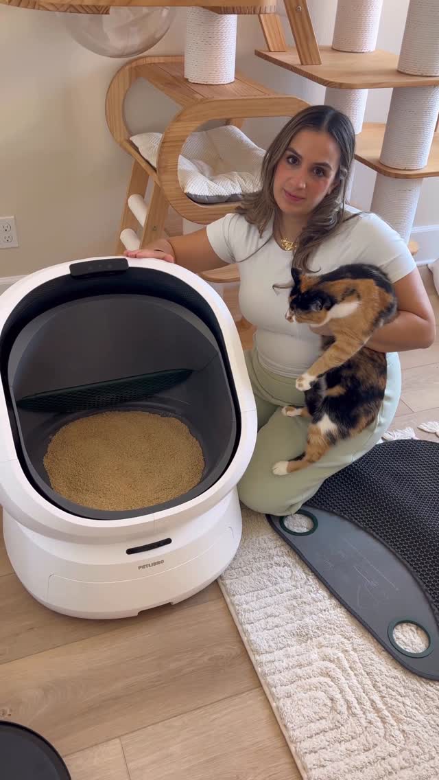 Instagram post by @dontstopmeowing for Petlibro. Caption reads: Now with @petlibro Luma smart litter box, I won’t....
