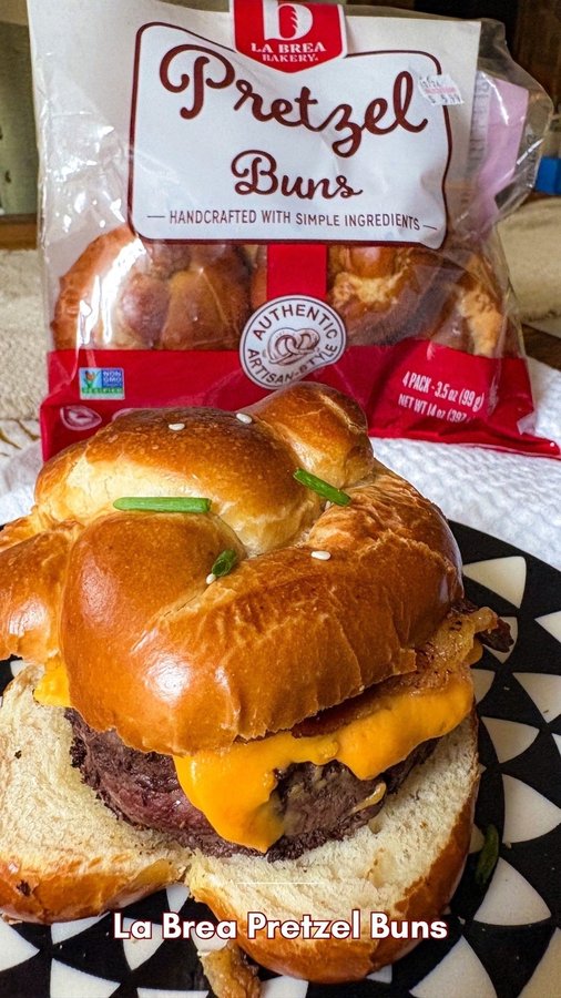 Instagram post by @theblissfulmomma for Jewel-Osco. Caption reads: Here for all the fall flavors, especially the....