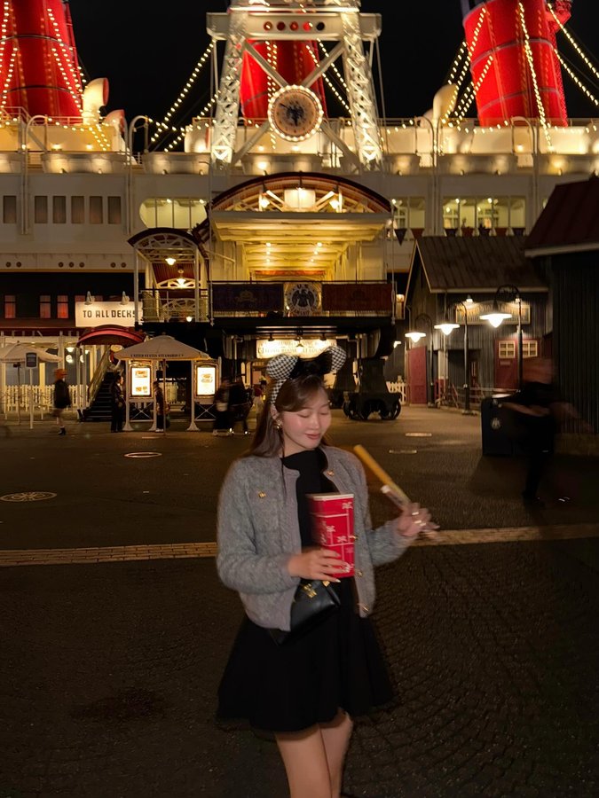 Instagram post by @rararurun for Her lip to. Caption reads: Halloween....