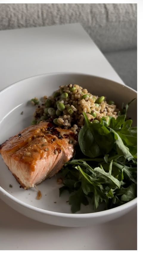 Instagram post by @dietitiankacey for Bluehouse Salmon. Caption reads: [...] + packed with healthy fats using....