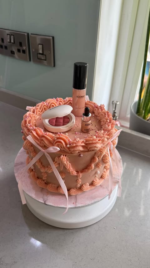 Instagram post by @crystellepereira for ICONIC LONDON. Caption reads: [...] to see how the cake turned out…🤯....