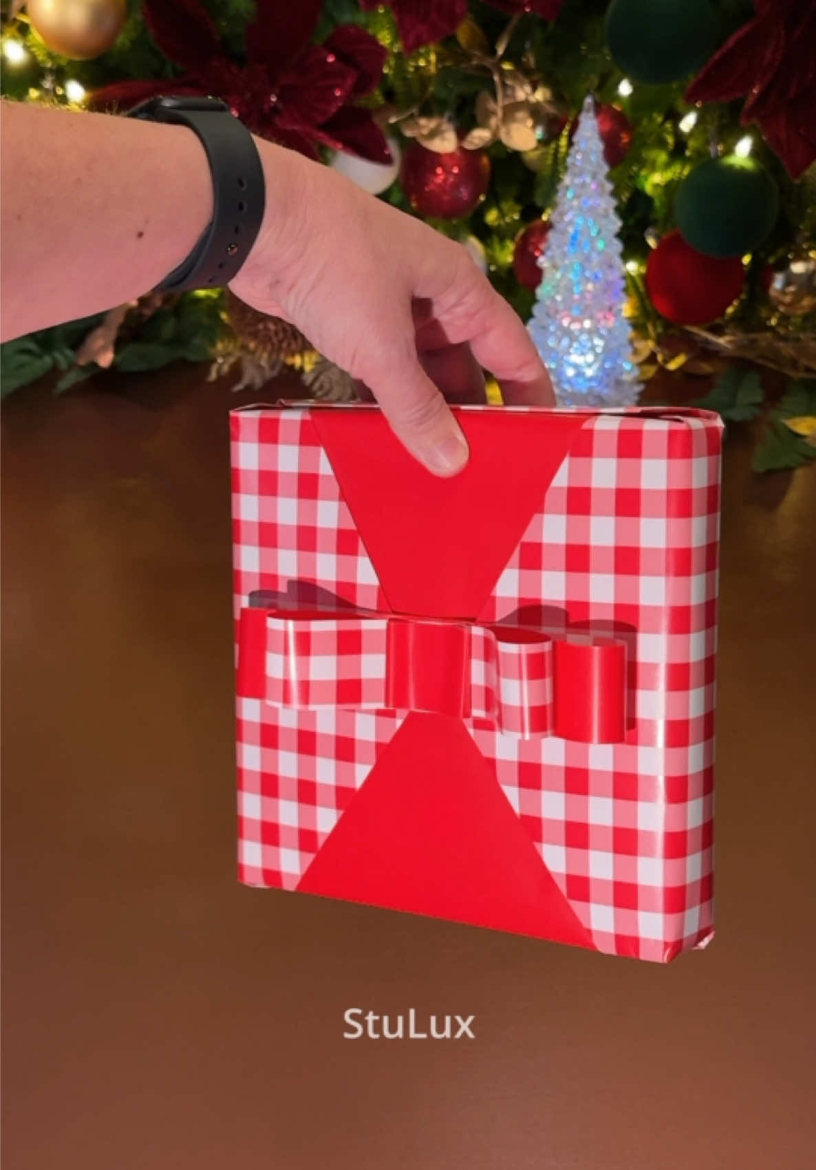 TikTok post by @stu.lux for Little ELF Products. Caption reads: [...] gifts like this - I used the @Little ELF....