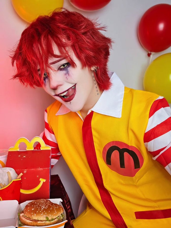 Instagram post by @tago_cos for Candylens. Caption reads: [...] Lenses: Sweety Magic Pop Yellow from....