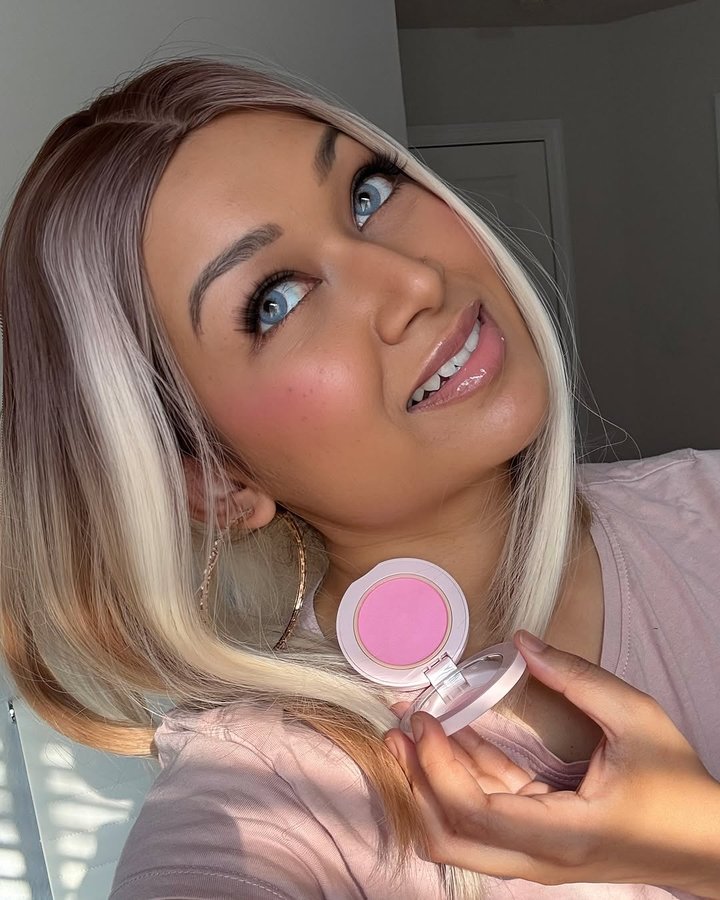 Instagram post by @honey.bon.bon for Wander Beauty. Caption reads: 💖 Blush all day with @wander_beauty 

💕 Blush....