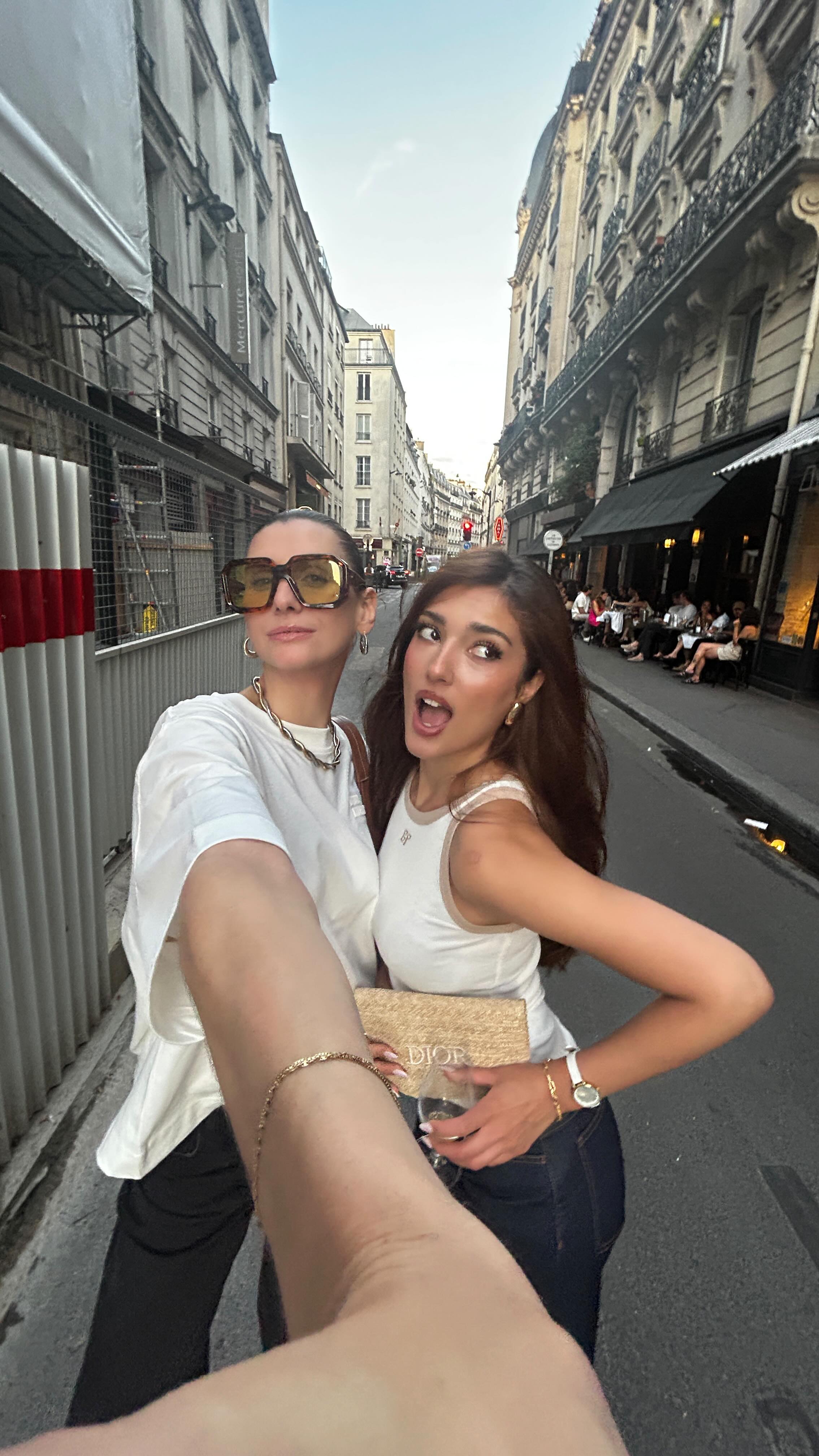 Instagram post by @kimyana.hachmann for Baum und Pferdgarten. Caption reads: [...] with @graciezakk in Paris when....