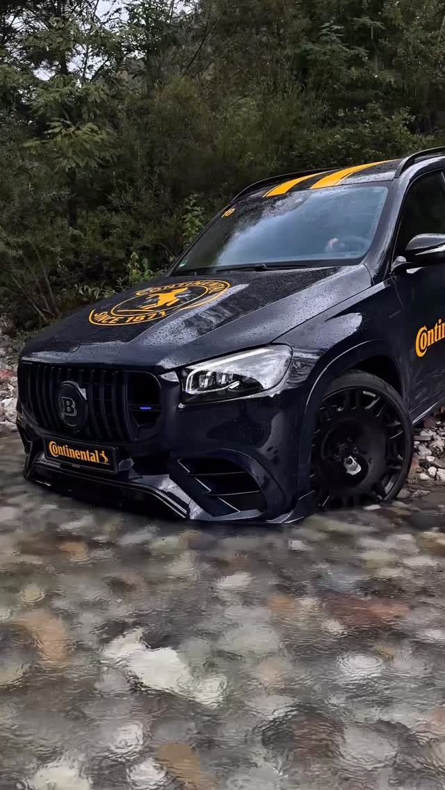 Instagram post by @mr.benz for Continental Reifen. Caption reads: Continental Roadtrip!
Finding peace with the....