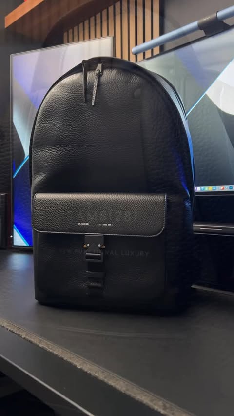 Instagram post by @gizmoegram for GRAMS28. Caption reads: [Gifted] Been using the GRAMS28 151 Stealth....