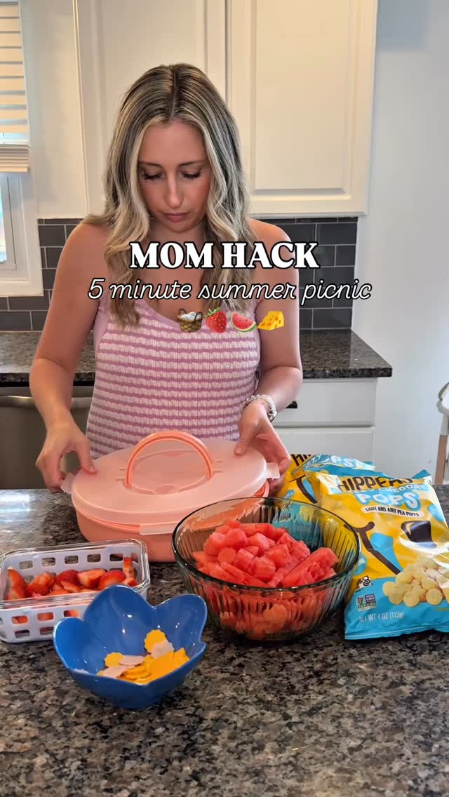 Instagram post by @hellolaurenashley for Hippeas. Caption reads: #hippeaspartner One thing about me? I’m always....