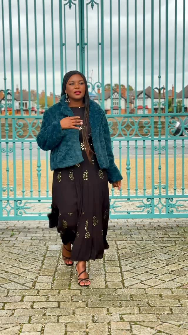 Instagram post by @lovinlown for Izabel London. Caption reads: Sometimes adulting is just … [Ad]

Sensible....