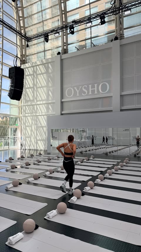 Instagram post by @imjesrose for OYSHO. Caption reads: Let’s go running with oysho(????) ✨what a perfect....