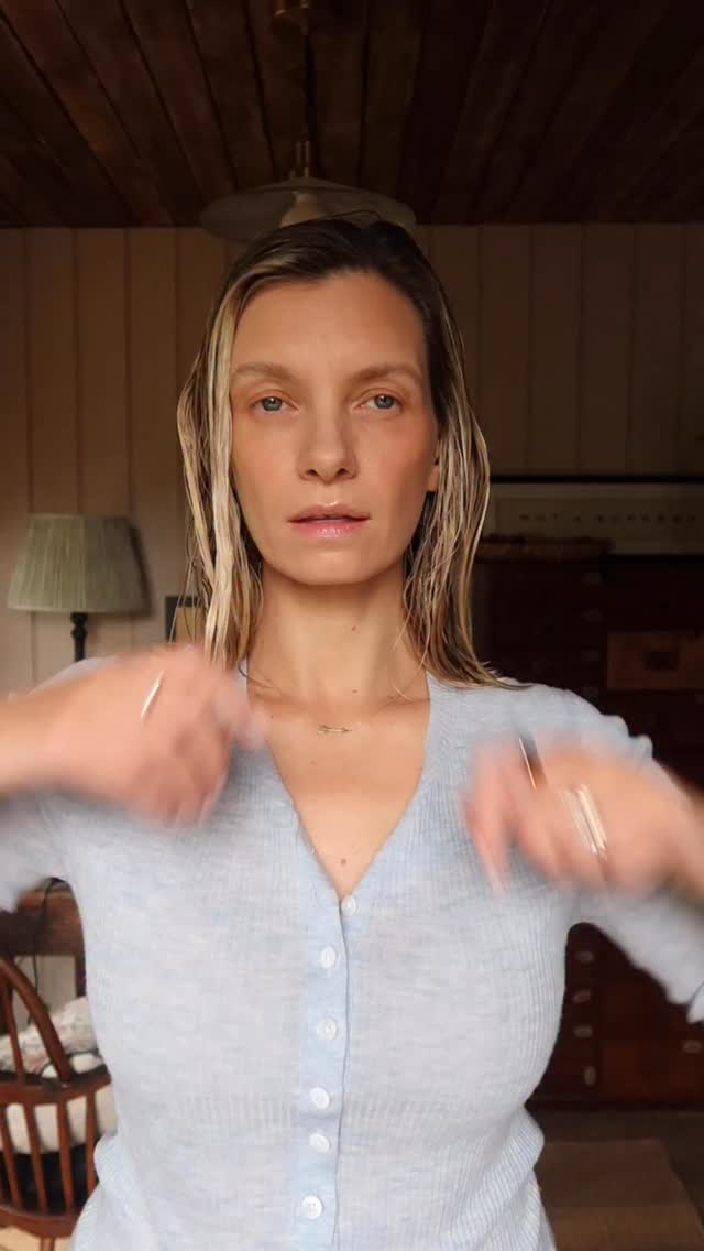 Instagram post by @ruthcrilly for Living Proof. Caption reads: AD |  Do you want volume? Just so, so much....