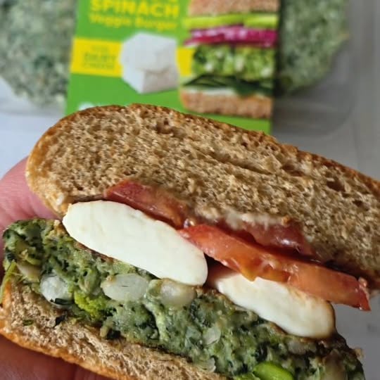 Instagram post by @chickensoupwithdumplings for Actual Veggies. Caption reads: Need a quick and healthy dinner?

My 15 minute,....