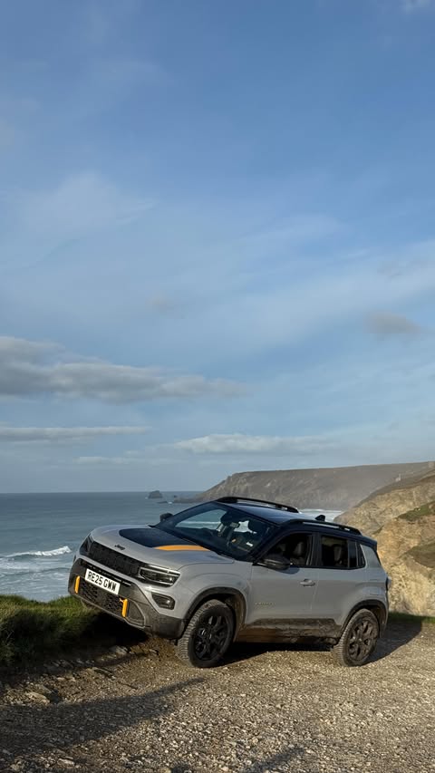 Instagram post by @oscarsilvester for Jeep. Caption reads: [...] with me. All made easy with the help of....