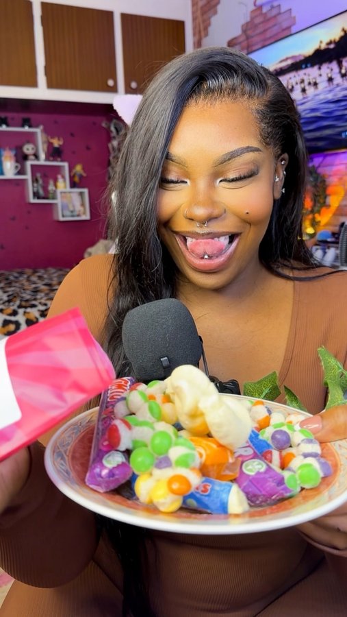 Instagram post by @jayjaysweetsz for Exploded Sweets. Caption reads: 🍬FREEZE DRIED SWEETS! 🍬 😆
Get yours while they....