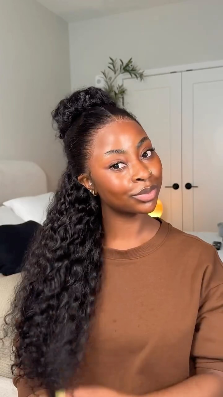 Instagram post by @miss_scarletttt for Ashimary Hair. Caption reads: It was definitely fun trying this invisi strap 360....