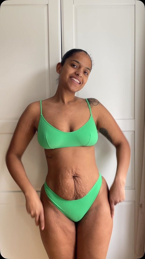 Instagram post by @brunna.teixeira_ for Understatement. Caption reads: Help me pick a bikini 🧡💚....