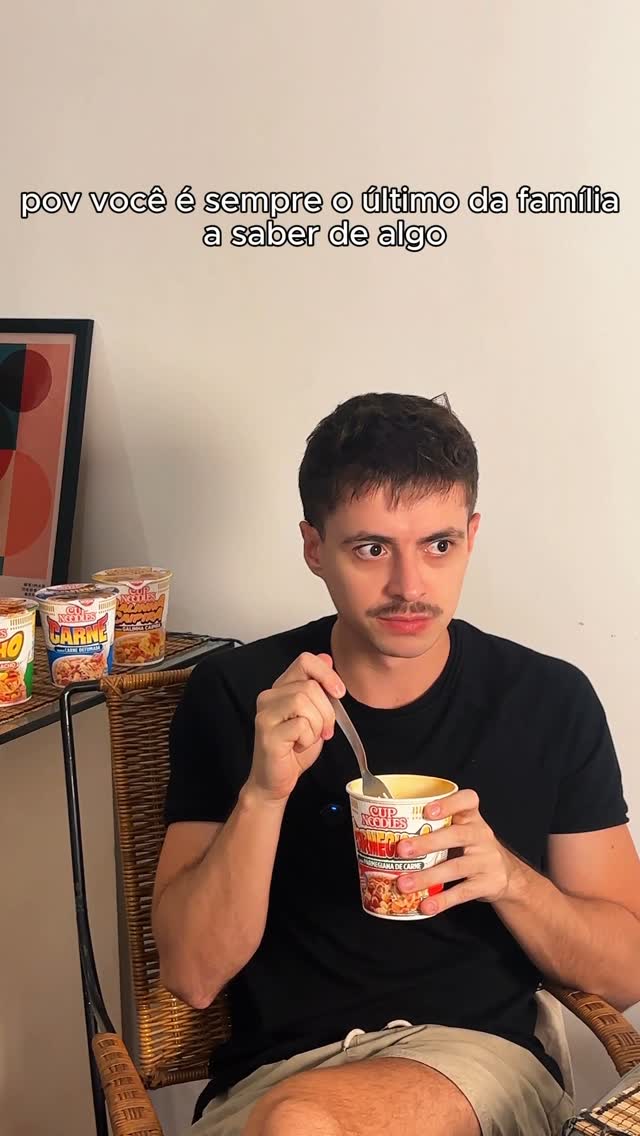 Instagram post by @matheuswobeto for Cup Noodles Brasil. Caption reads: Na minha família eu sou sempre o último a saber....