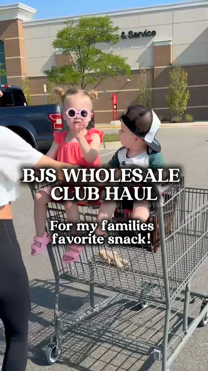 Instagram post by @catchingupwithkels for Clio Snacks. Caption reads: [...] made a BJ’s run just to stock up on Clio....