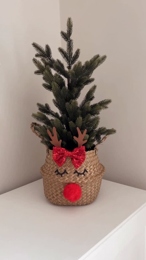 Instagram post by @littlehomecomforts for B&M Stores. Caption reads: DIY reindeer basket, super cute even if I do say....