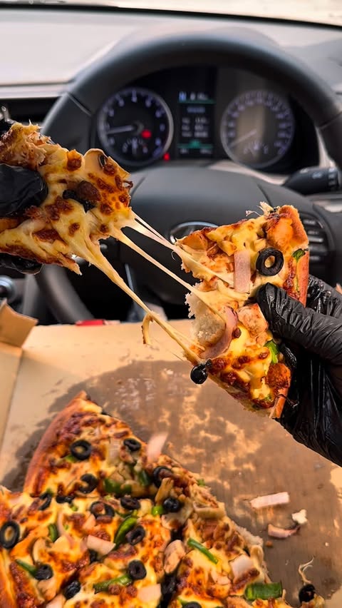 Instagram post by @lahorefoodposting for Pizza Hut. Caption reads: Amazing deal in PKR 1499/- do grab yours and let....