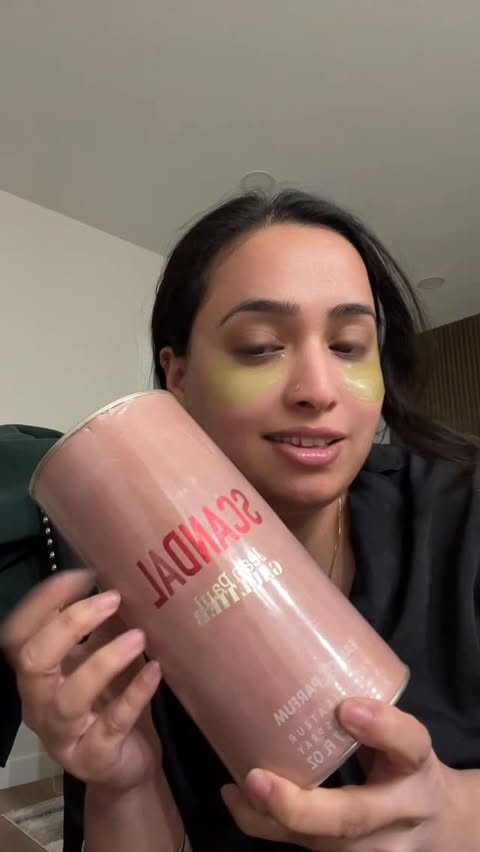 Instagram post by @artistry_by_aarzoo for Shoppers Drug Mart. Caption reads: @shoppersdrugmart gives best Steal deal on....