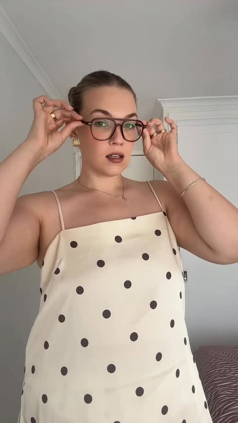 Instagram post by @katewas_ for Oscar Wylee Eyewear. Caption reads: New glasses babyyyy @oscarwylee #oscarwylee gift.