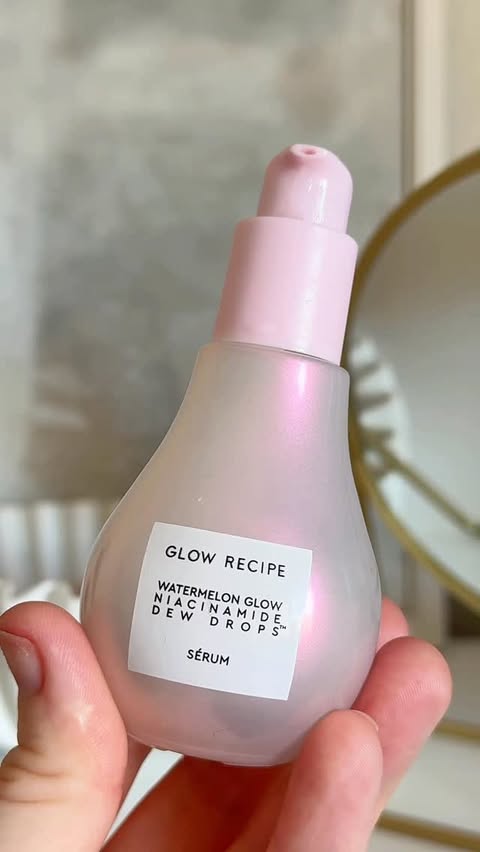 Instagram post by @kellysbeautylife for Glow Recipe. Caption reads: Dew Drops ✨ Glow Recipe Watermelon Glow....