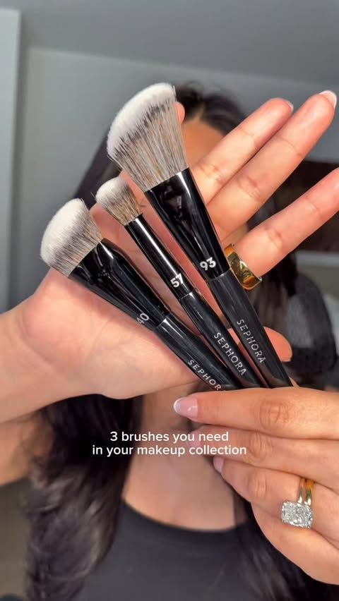 Instagram post by @lookwhoshira for Sephora Collection. Caption reads: [...] user-friendly brushes from the....