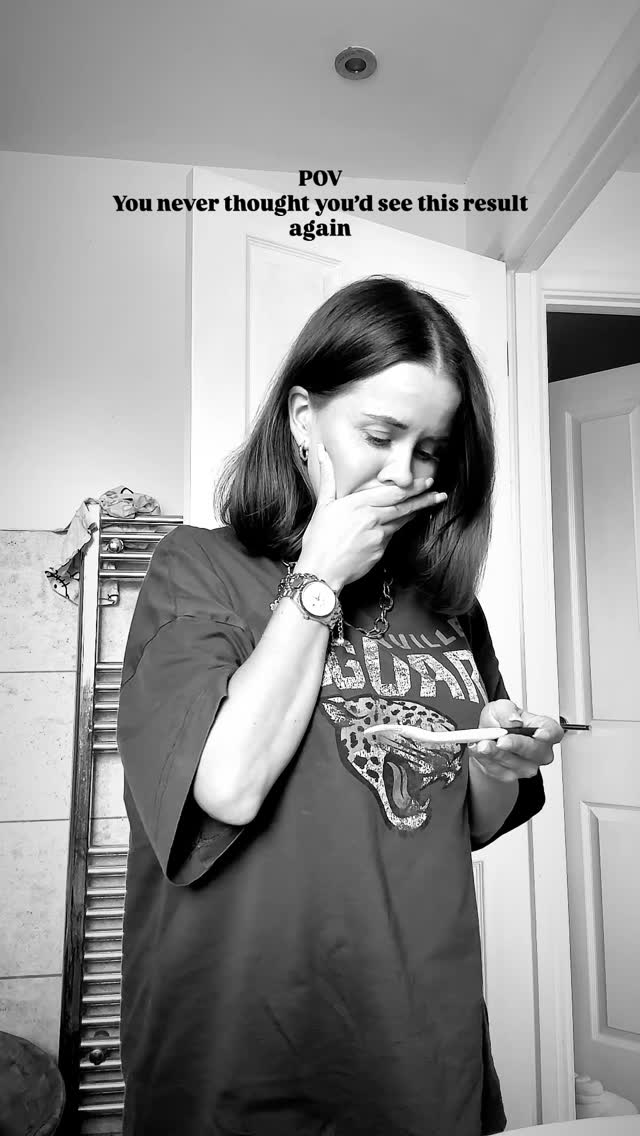 Instagram post by @jodiemalins for Clearblue. Caption reads: [...] • #pregnancyjourney #pregancytest #clearblue....