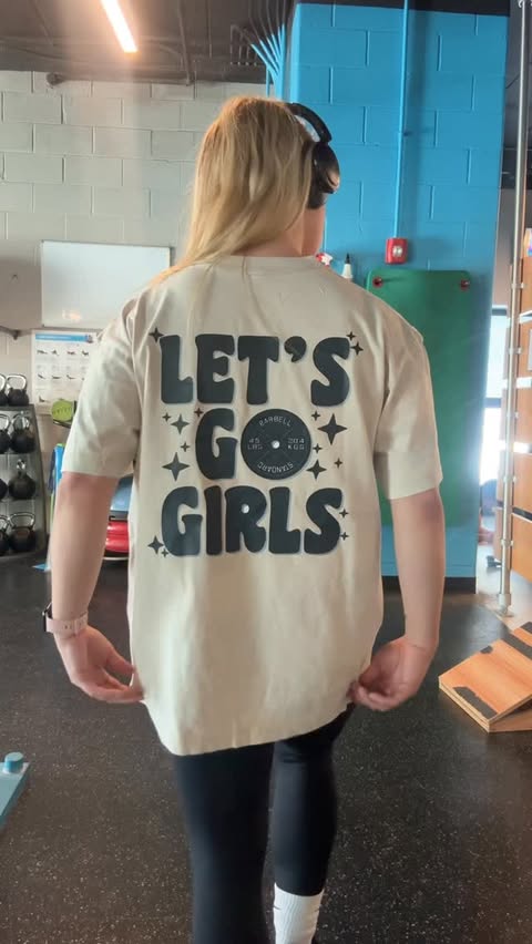 Instagram post by @brookee.pitman for Ironpanda. Caption reads: [...] girls don’t hit upper body Top is from....