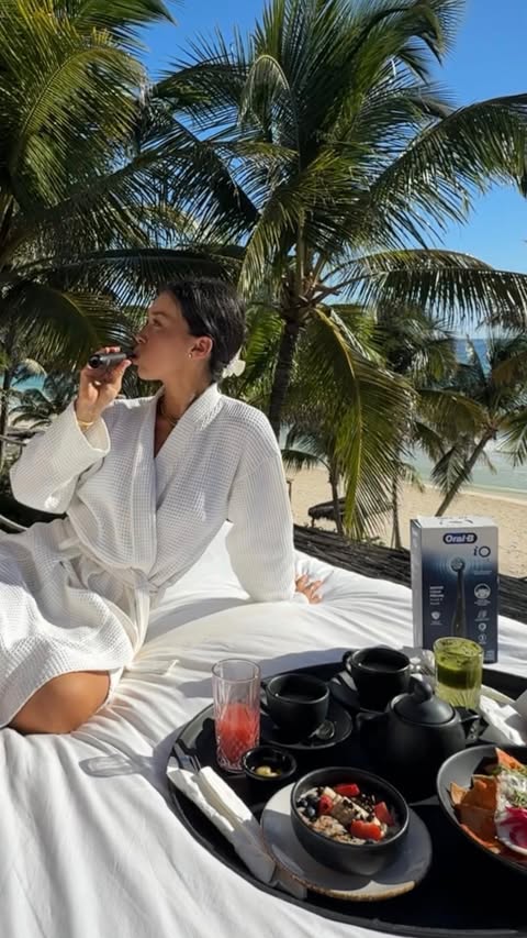 Instagram post by @laurenwolfe for Oral-B. Caption reads: [...] more than just your teeth, so upgrading to....