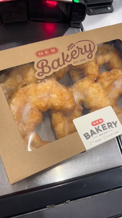 Instagram post by @thereal_nfl.lee for H-E-B. Caption reads: Heb viral croissant donut @heb.