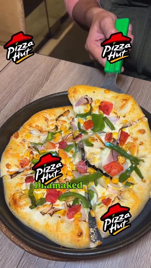 Instagram post by @happysoulmanisha for Pizza Hut. Caption reads: New Offer Alert ! 

@pizzahut_india serving Buy 1....