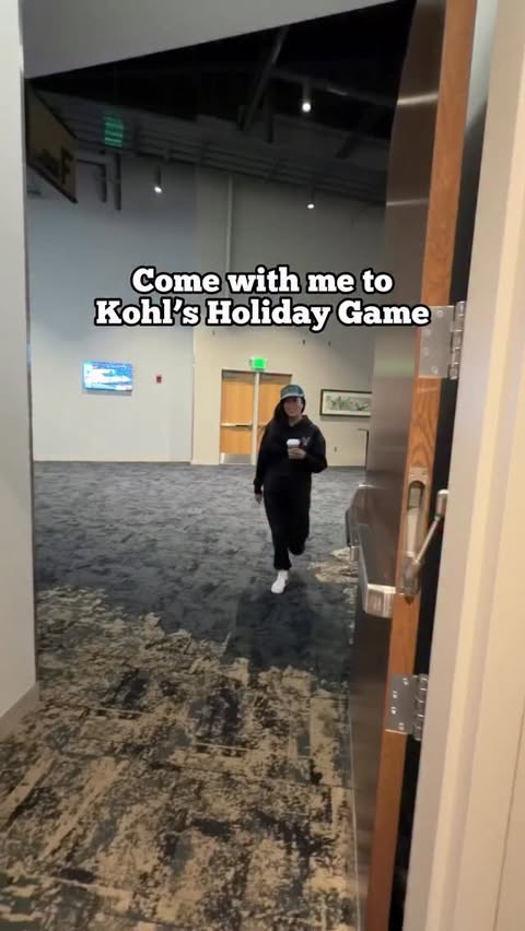 Instagram post by @mkeeeeeats for Kohl's. Caption reads: @kohls invited me to their Holiday Game [...].