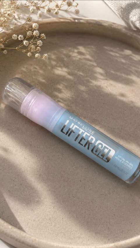 Instagram post by @maslovskas_ for Maybelline New York DE. Caption reads: [ WERBUNG ] Ich habe das neue Lifter Gel von....