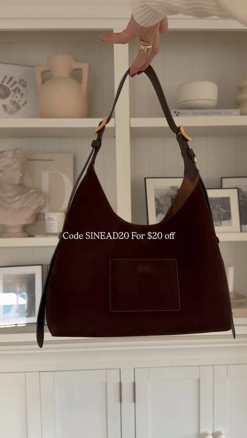 Instagram post by @sineadcrowe for Fabrique. Caption reads: [...] if I do! Use code SINEAD20 for $20....