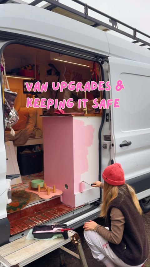 Instagram post by @heidijoannee for Reolink. Caption reads: [...] all times. That’s why I always use my....